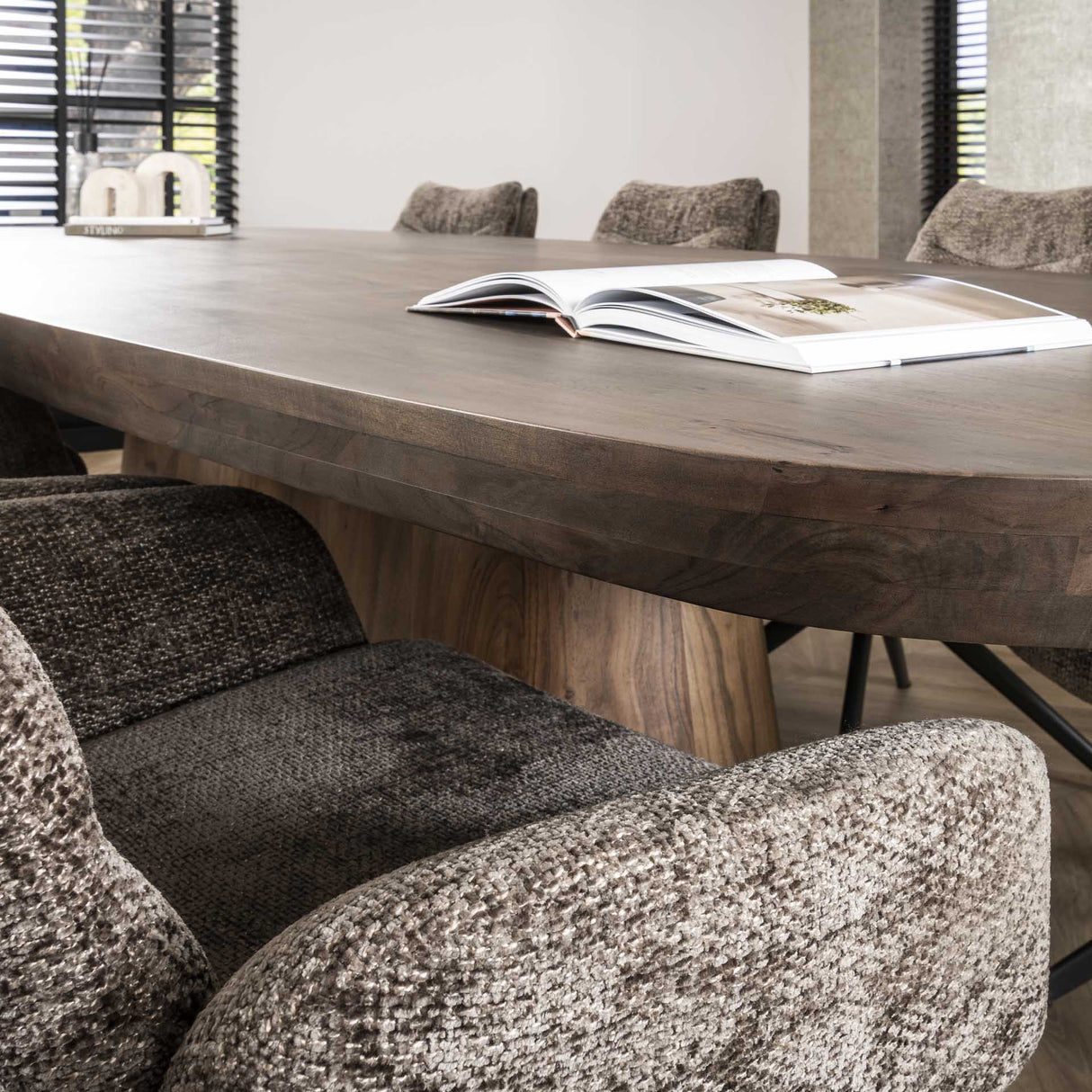 Dänischer Ovaler Esstisch Alo aus Akazienholz Braun 300x120 cm