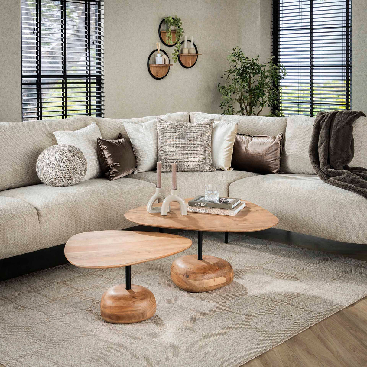 Couchtisch-Set von 2 Mosi aus organischem Akazienholz natur