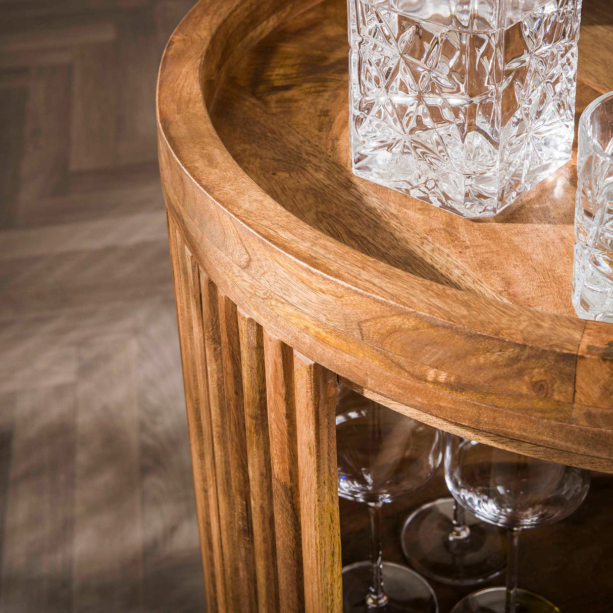 Bartrolley Mangoholz Sandfarbe auf Rädern