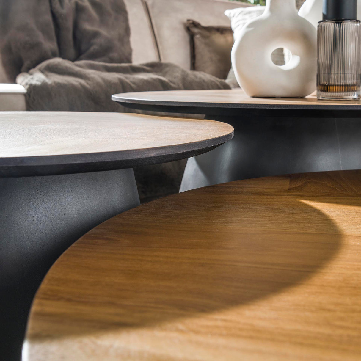 Salontisch Set von 3 Fischgrät Elva Teakholz - Metallrahmen