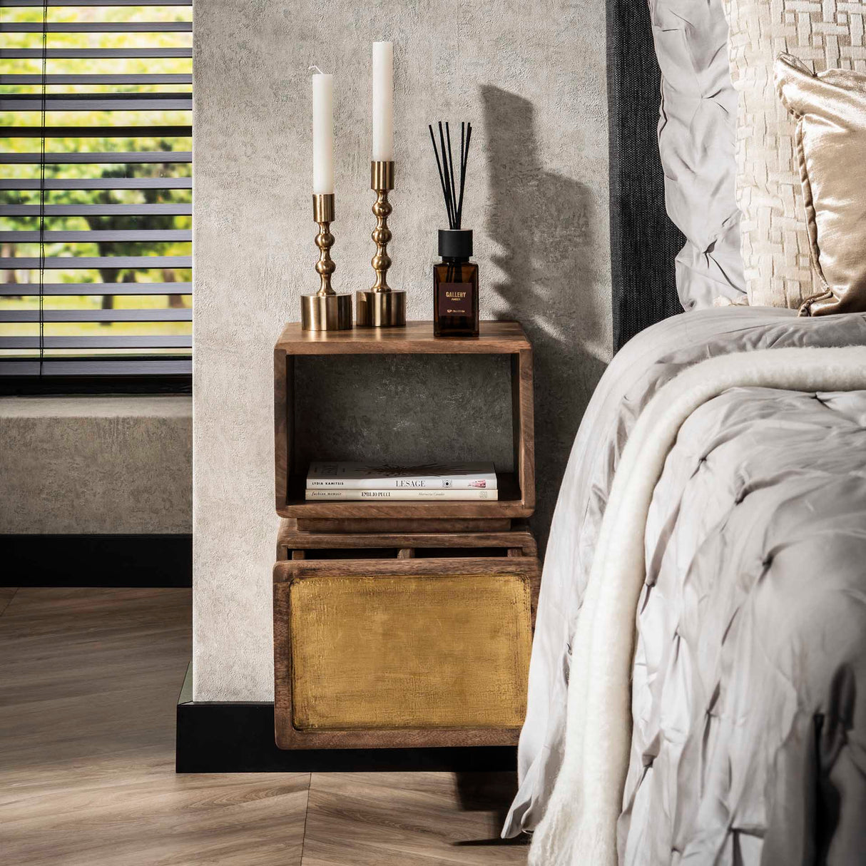 Solano Nachttisch 1 Schublade Massivholz Mango Sand