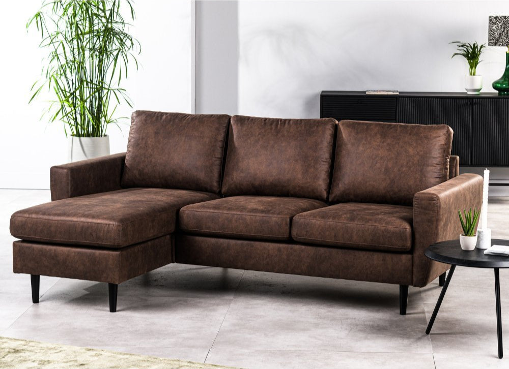 Bank Lara DH Interior Bruin Stof Sfeerfoto schuin vooraanzicht