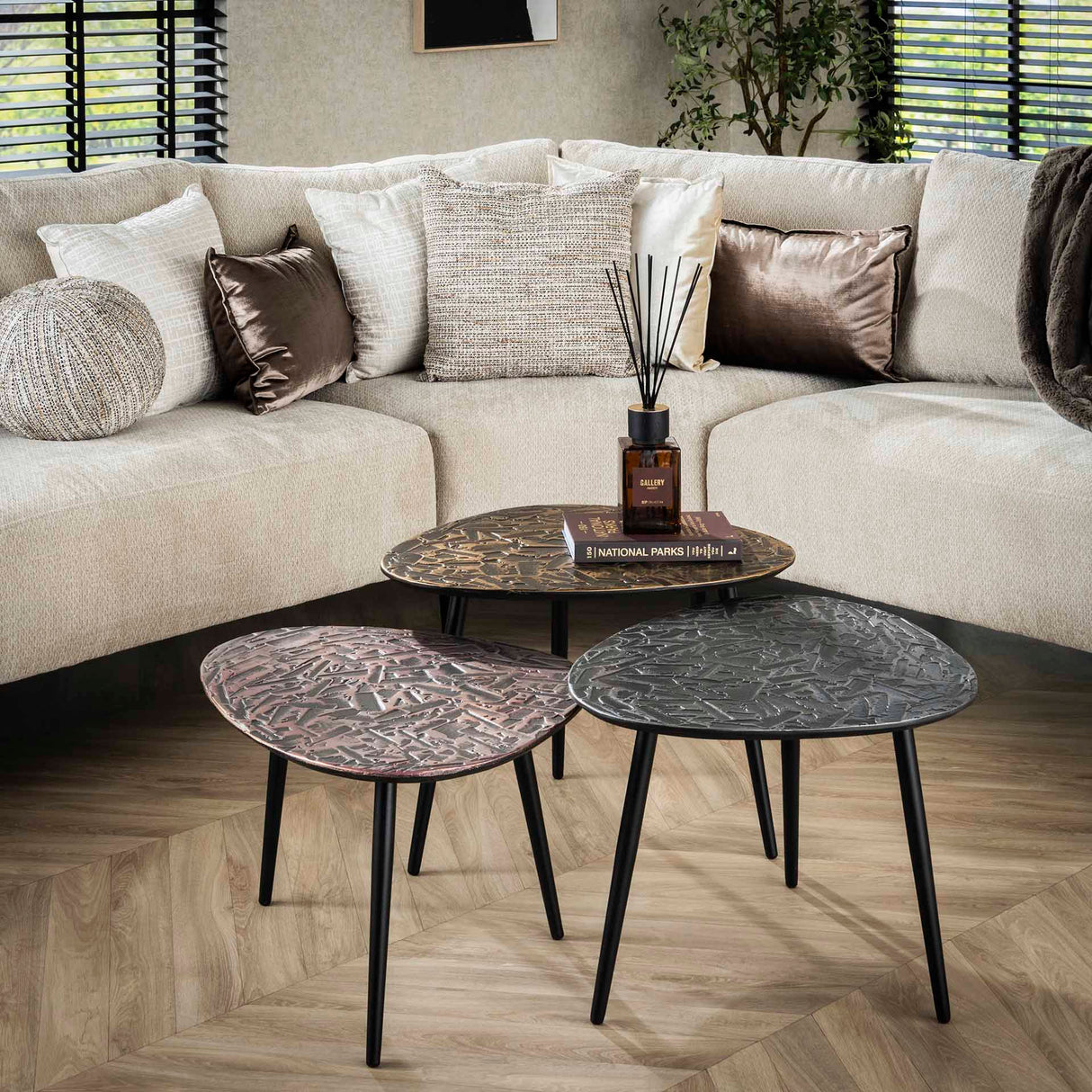 Marlo Couchtisch Set 3 Dreieckig Kupfer Patina