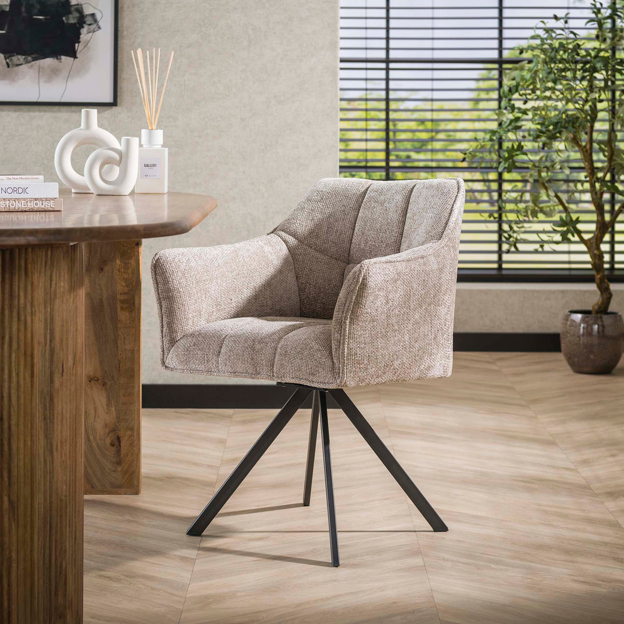 Set von 2 Esszimmerstühlen Lino Chenille Stoff Rich Sand Drehbar