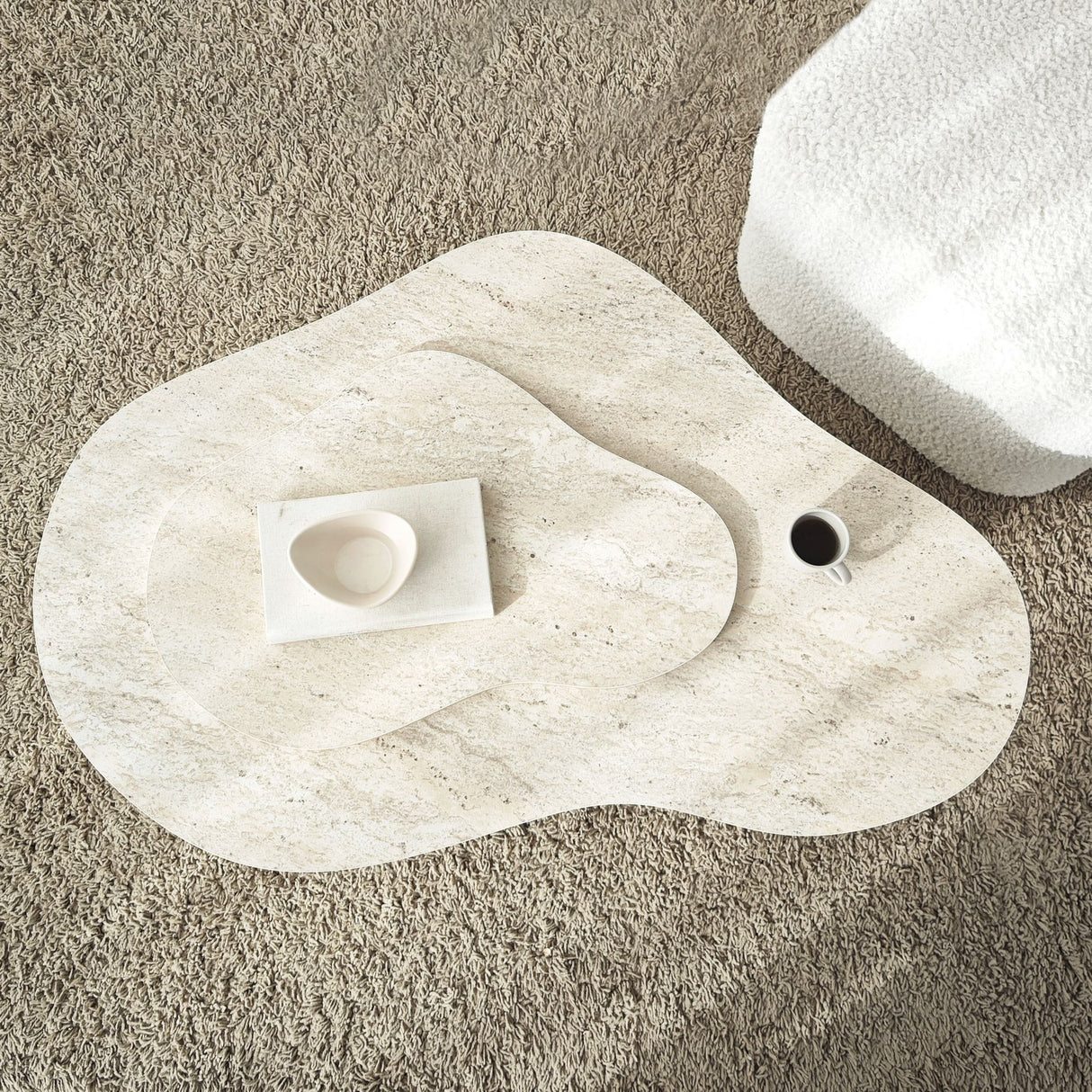 Organischer Couchtisch Travertin Melamin Marmorlook Melta - 105x65 cm