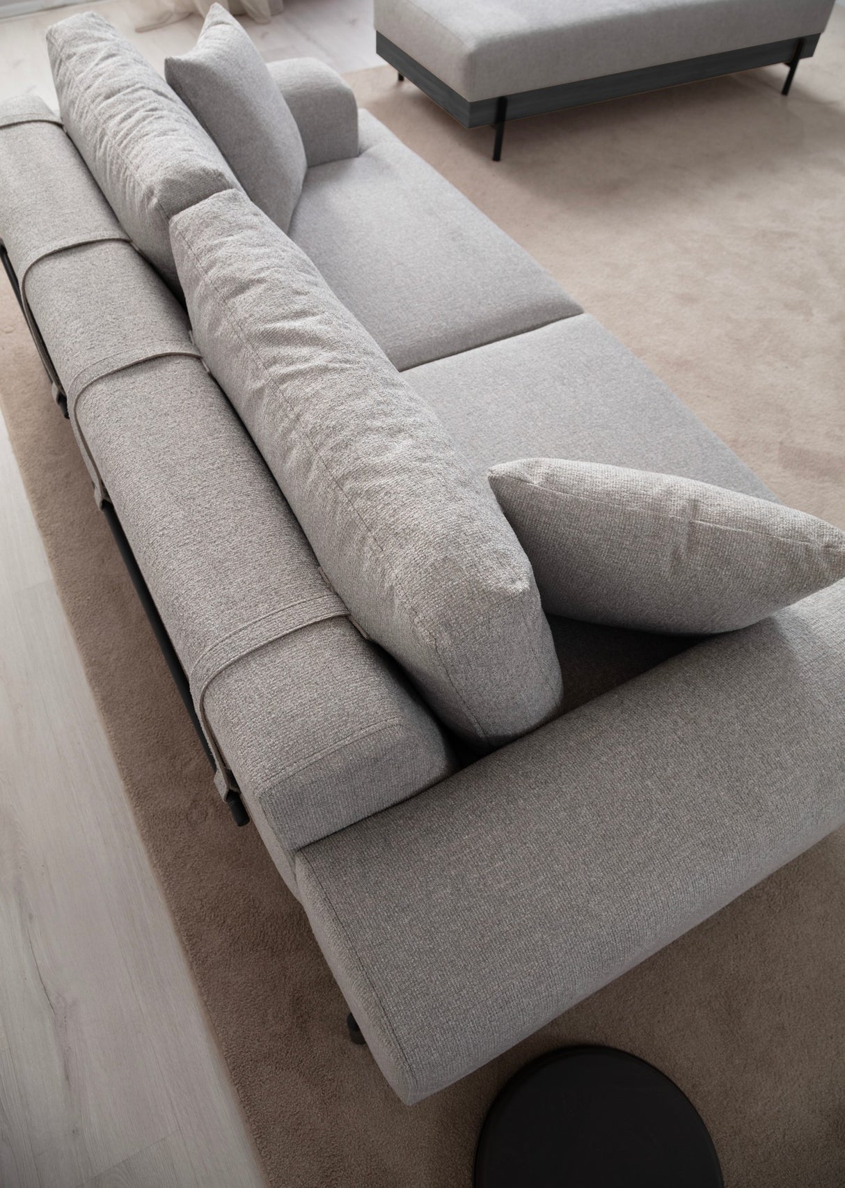 3-Sitzer Sofa Eti Grau - Schwarzes Holzgestell