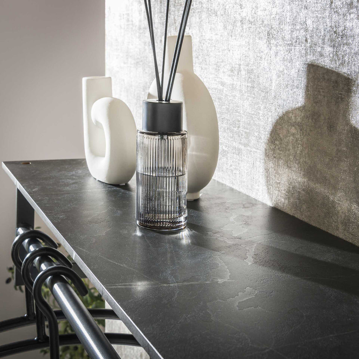 Garderobenständer Kris 12-Haken Schwarz - Mit Stange & Hutablage