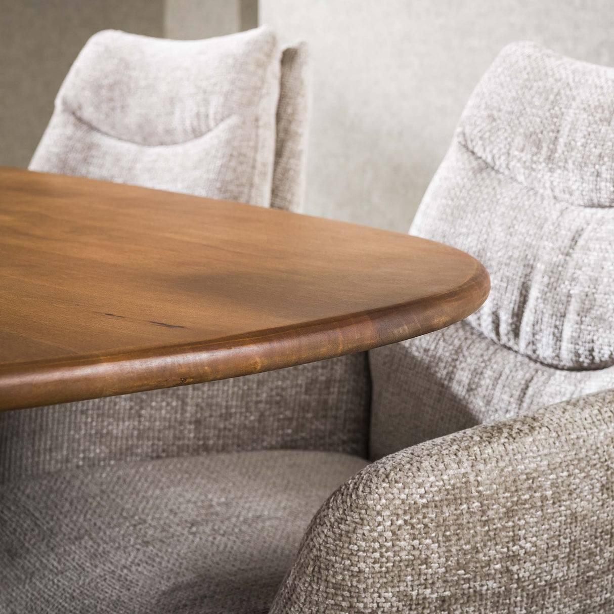 Dänischer ovaler Esstisch Cody aus Mangoholz 180 cm