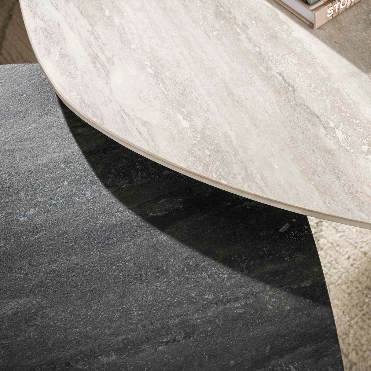 Arvo Twin Couchtisch-Set aus 2 Keramik Travertin 100x87 cm