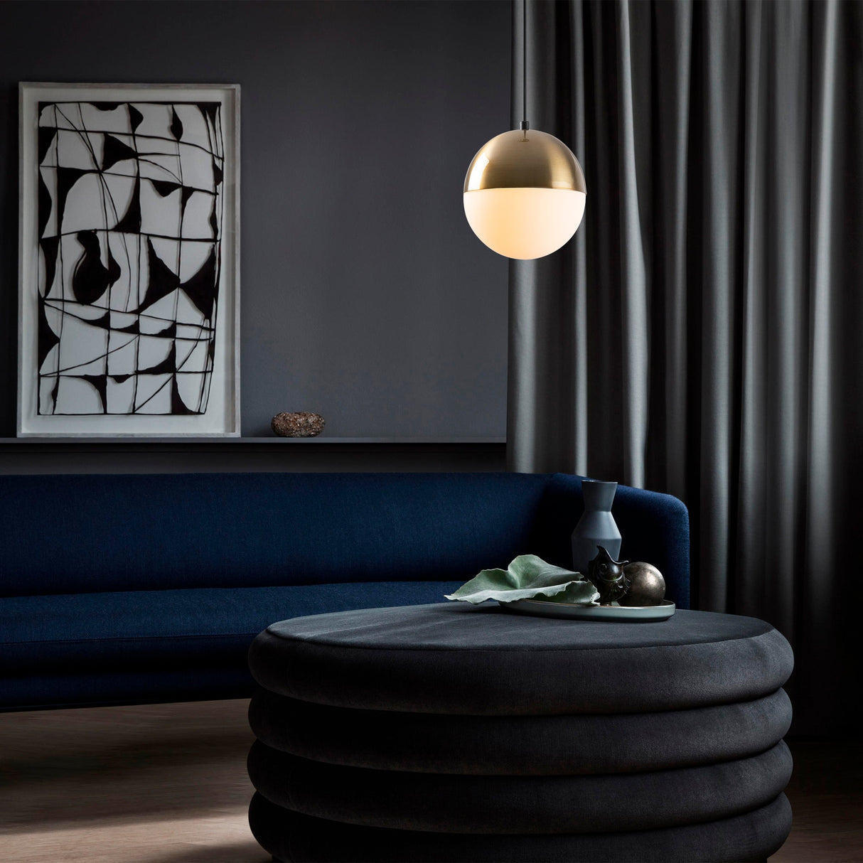 Hängelampe 1-flammig Weiß Glas Regal