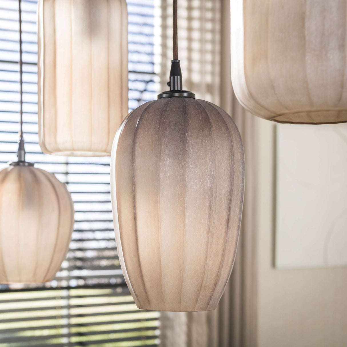 Hanglampen - Hanglamp 5 - lichts bruin frosted glas Arda - Dimehouse