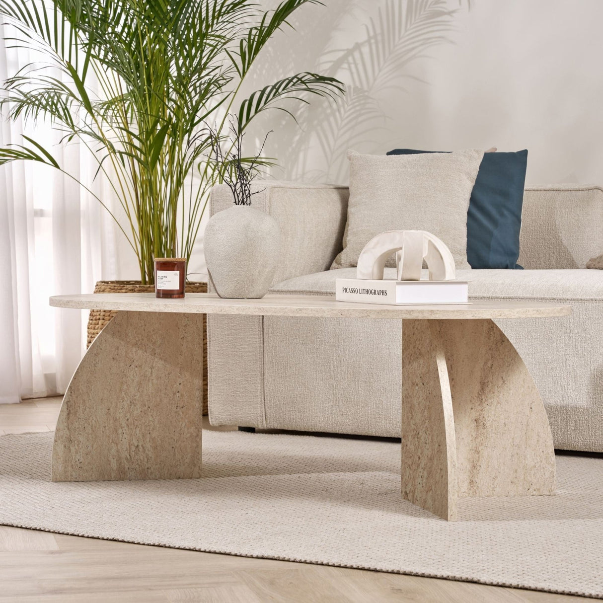 Melina Couchtisch Travertin oval 120 cm Mit melaminbeschichtetem Holzverbund