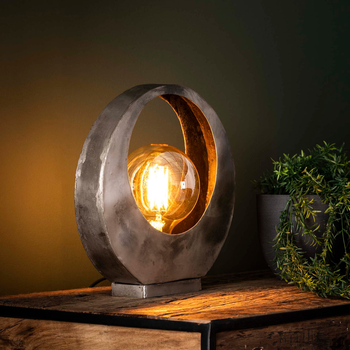 Industrielle Tischlampe Mia Metal Round
