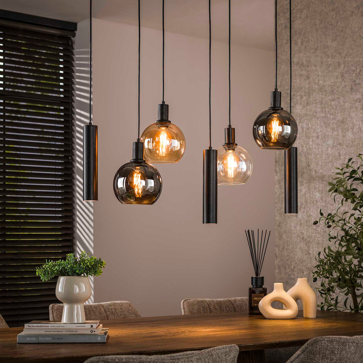 Hängelampe Orion 7-flammig – Schwarzes Metall – 110 cm