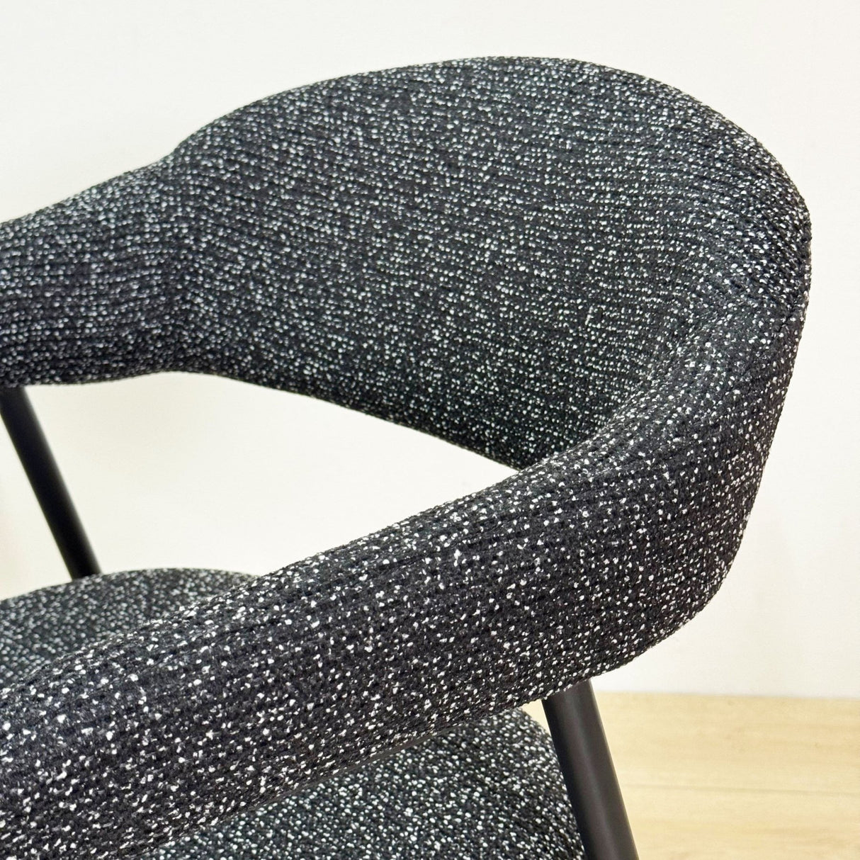 Esszimmerstuhl Bouclé Beige Lisa - Schwarzes Gestell