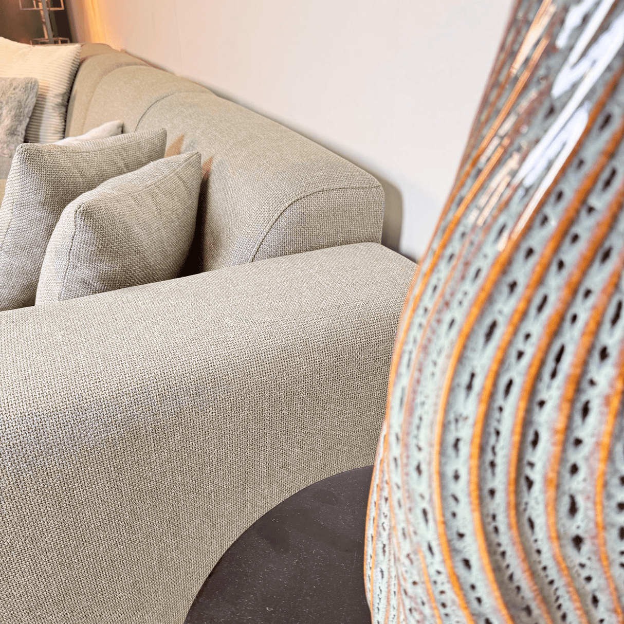 Ecksofa mit kompakter Lounge in Beige aus recyceltem Stoff Moby - links