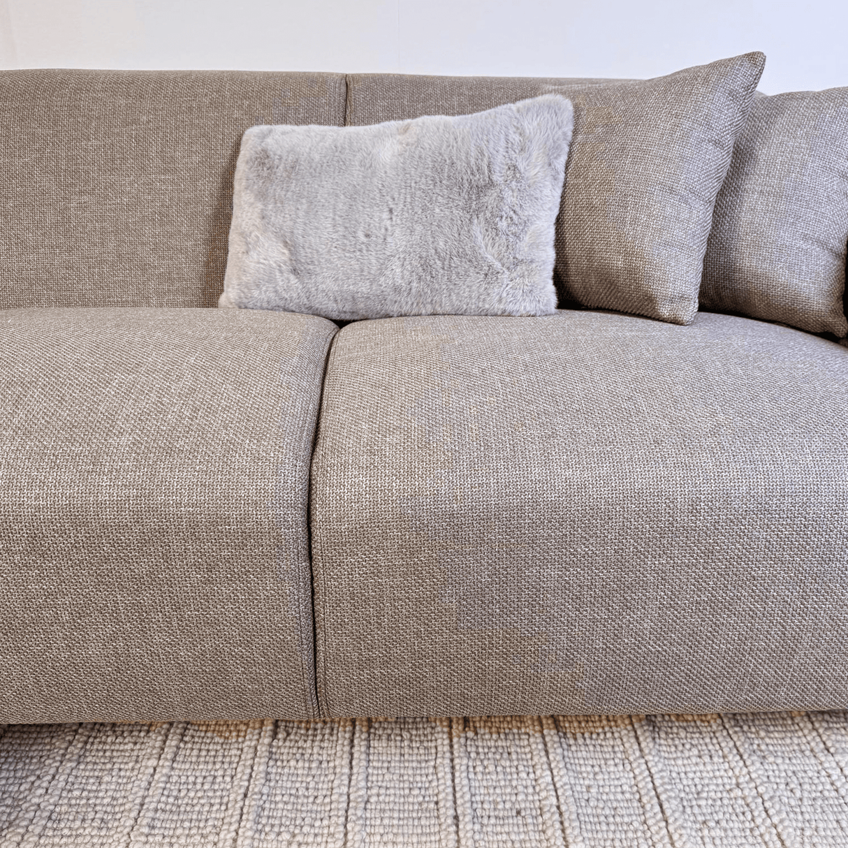 Ecksofa mit kompakter Lounge in Beige aus recyceltem Stoff Moby - links