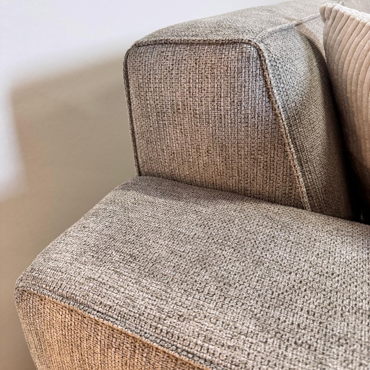 Ecksofa Grauer, mit Chenille gesprenkelter Ravi – rechts