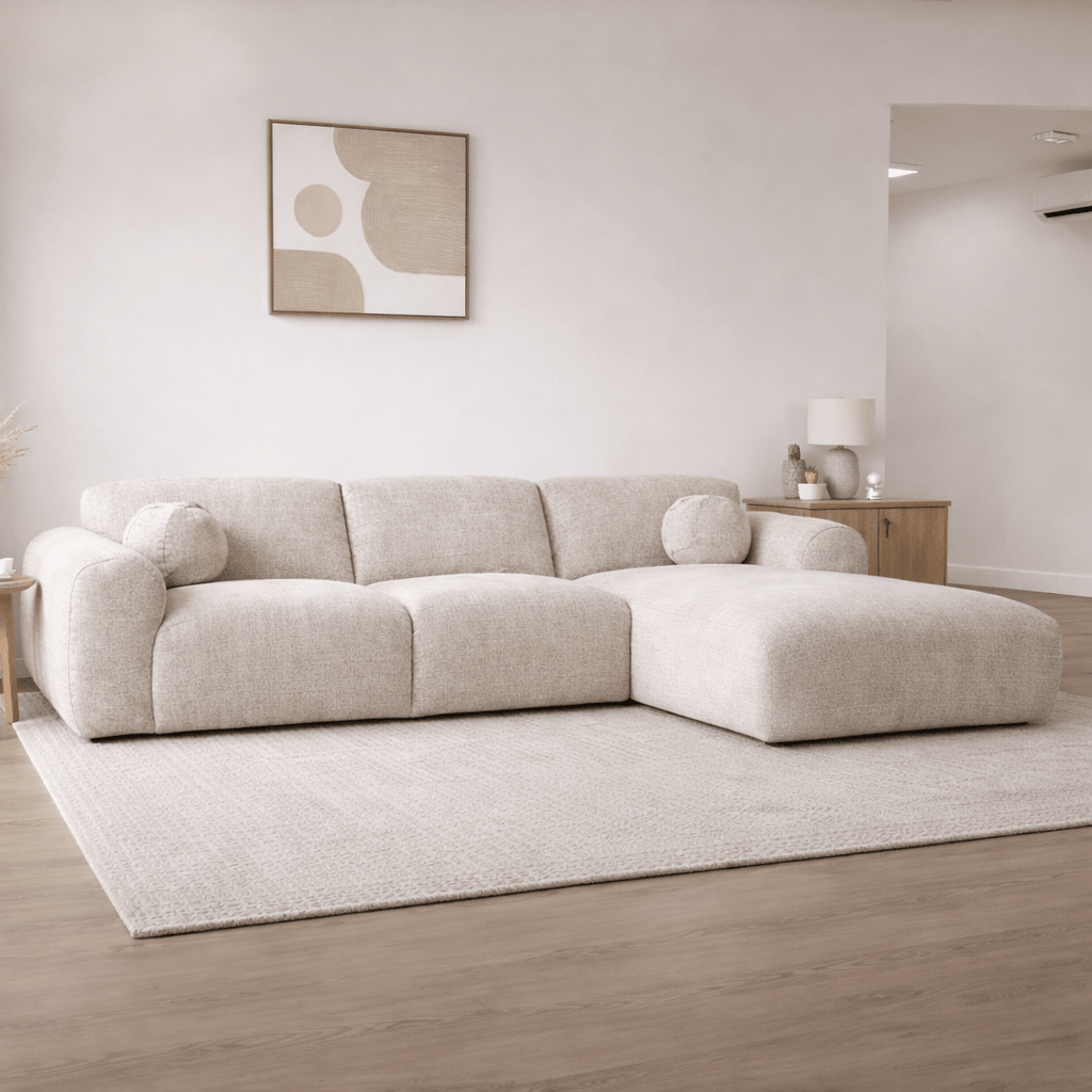 Ecksofa mit beigefarbenem Chenille-Stoffbezug, Modell Shane - rechts