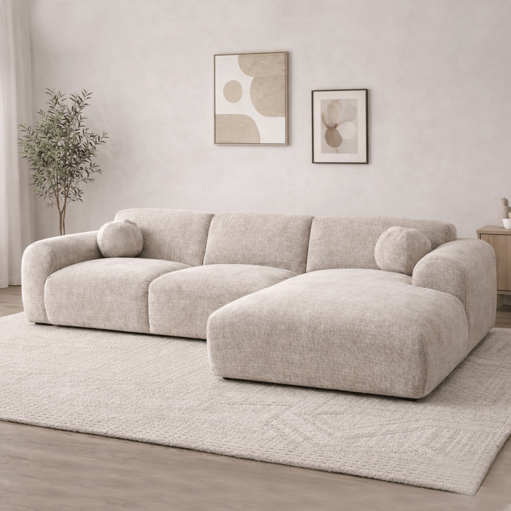 Ecksofa mit beigefarbenem Chenille-Stoffbezug, Modell Shane - rechts
