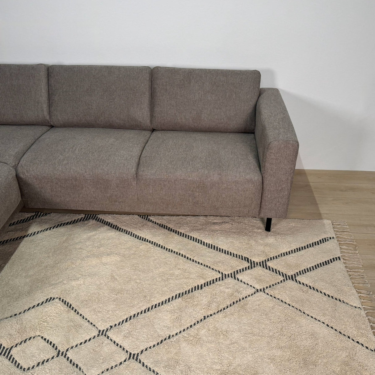 Modernes 3-Sitzer Ecksofa Links Taupe Stoff Aniko mit Liege 240x197x78 cm