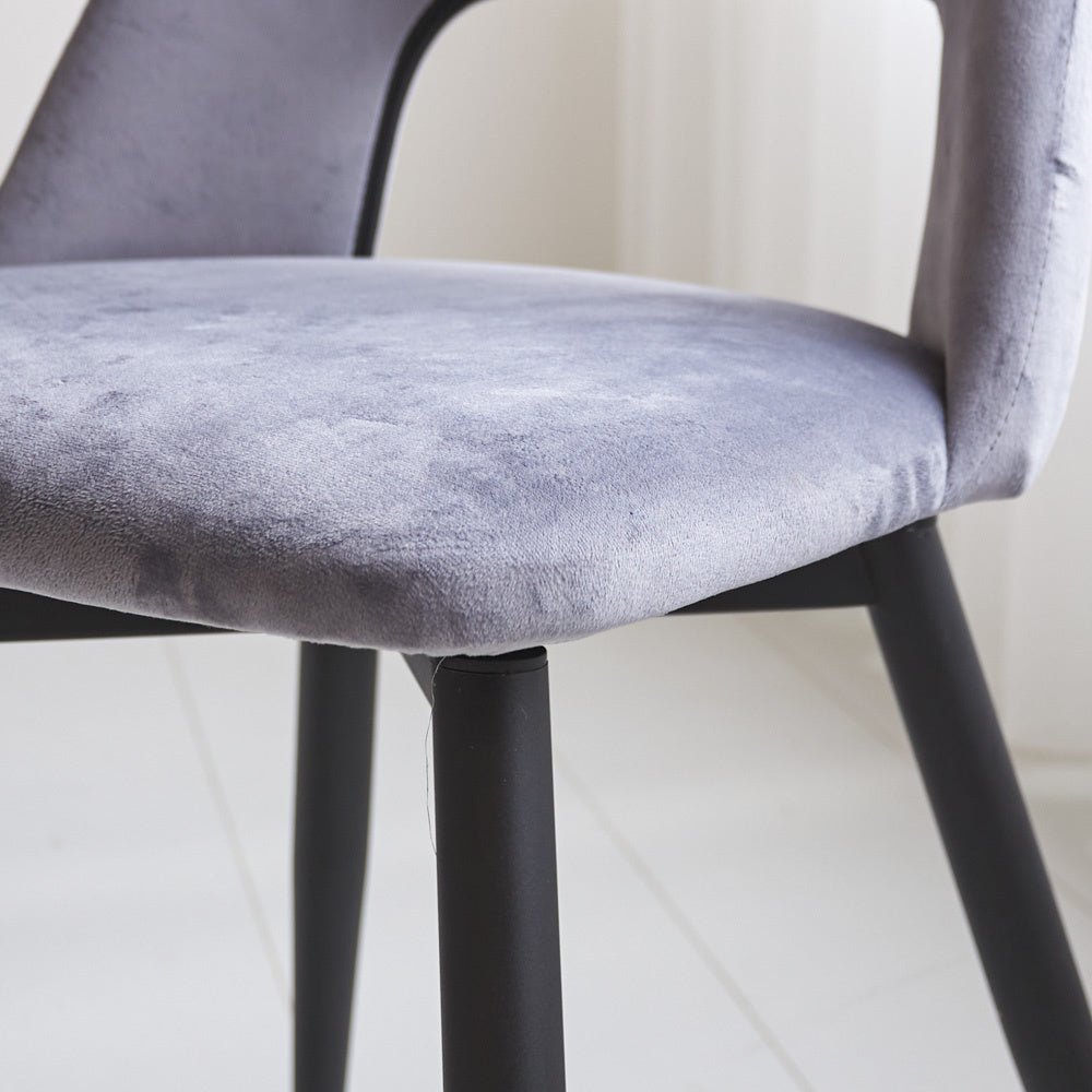 Esszimmerstuhl Mila Dimehouse Grau LxBxH 66x57x49 Stoff Stimmungsvolles Fotodetail