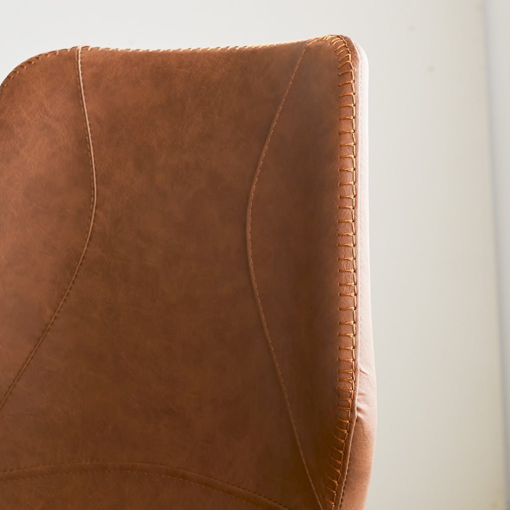 Barhocker Beau Kunstleder Dimehouse Cognac LxBxH 84x54x52 Kunstleder Stimmungsvolles Fotodetail