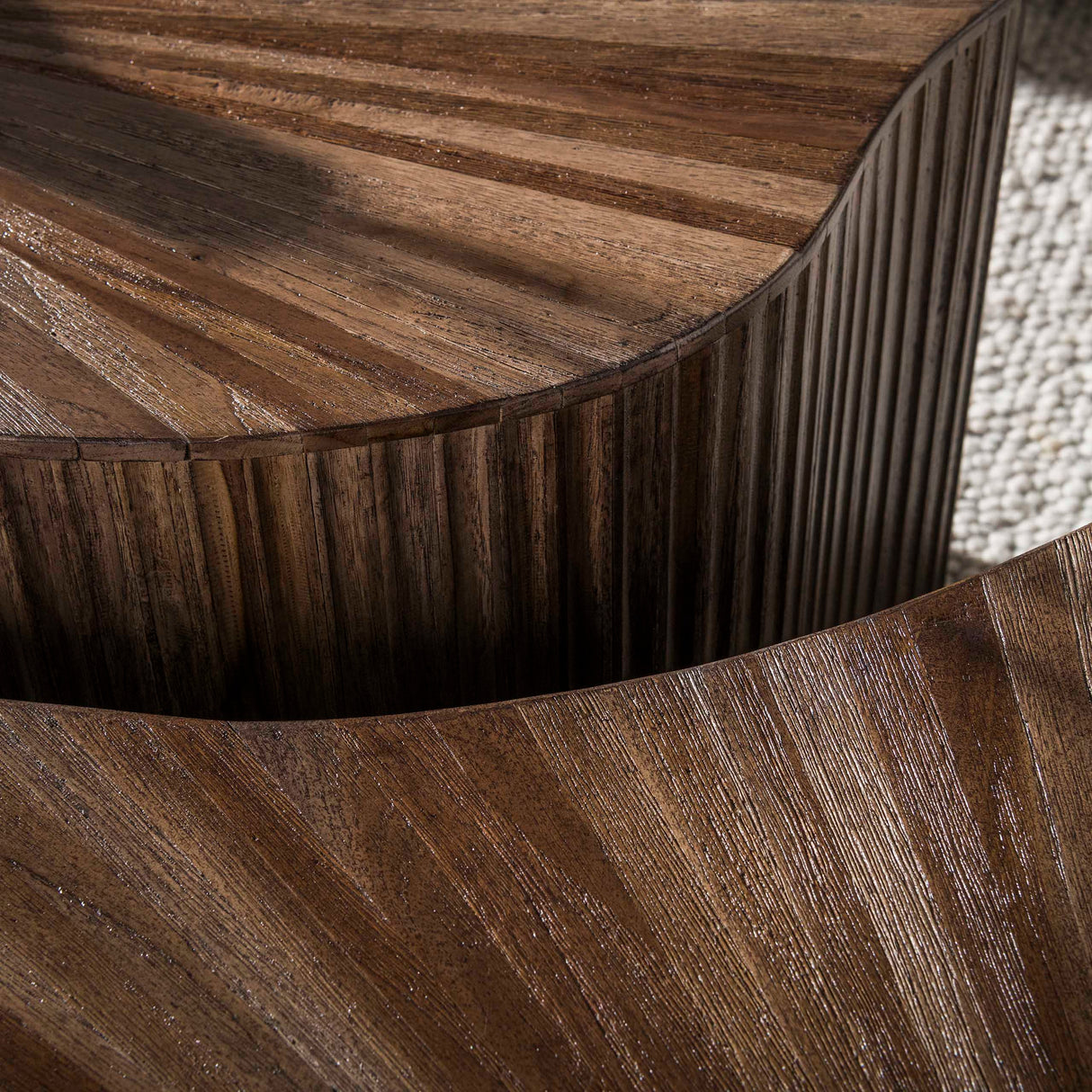 Set mit 2 Bio-Couchtischen aus dunkelbraunem Teakholz Myla