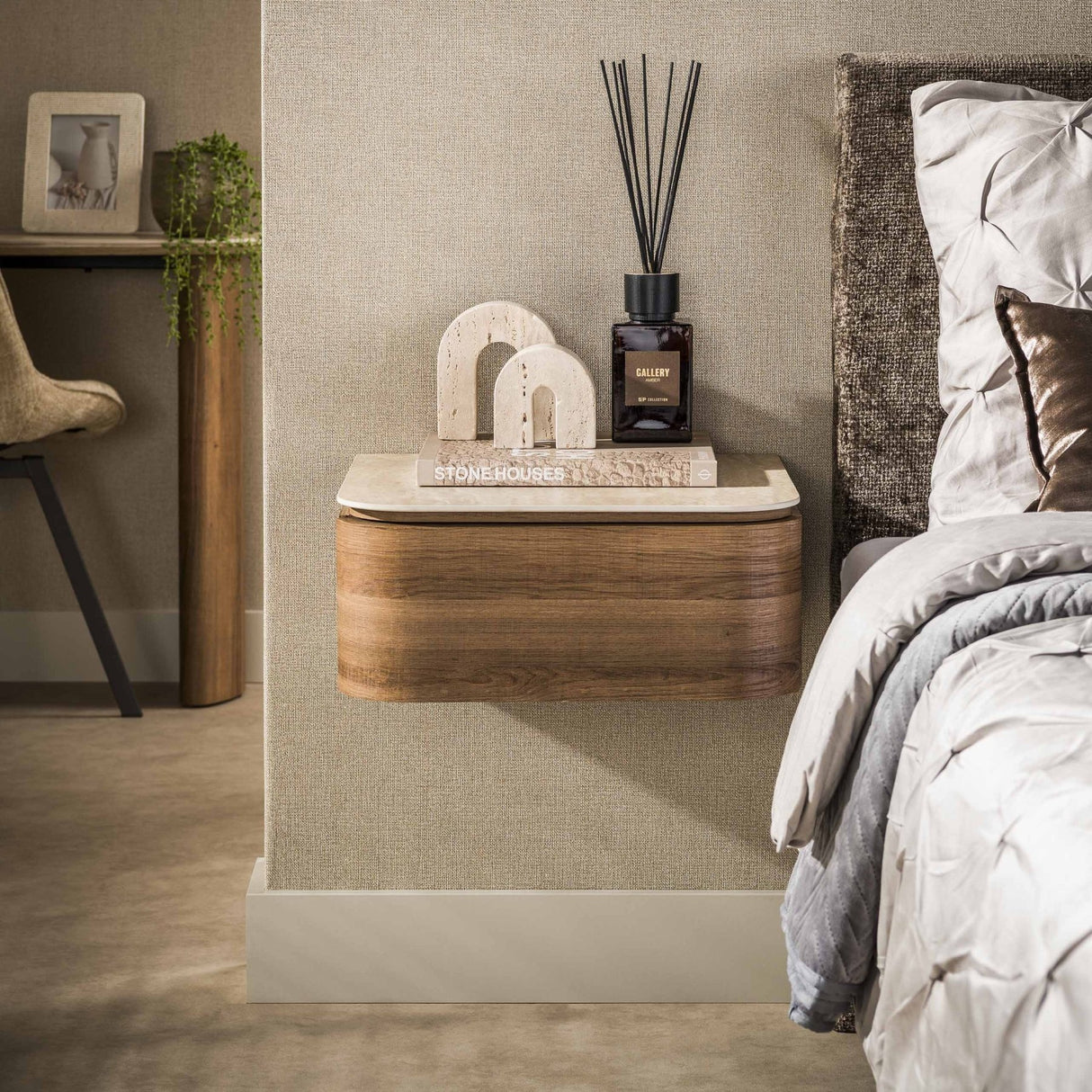 Zwevend nachtkastje met 1 lade keramiek travertin eikenhout Cady