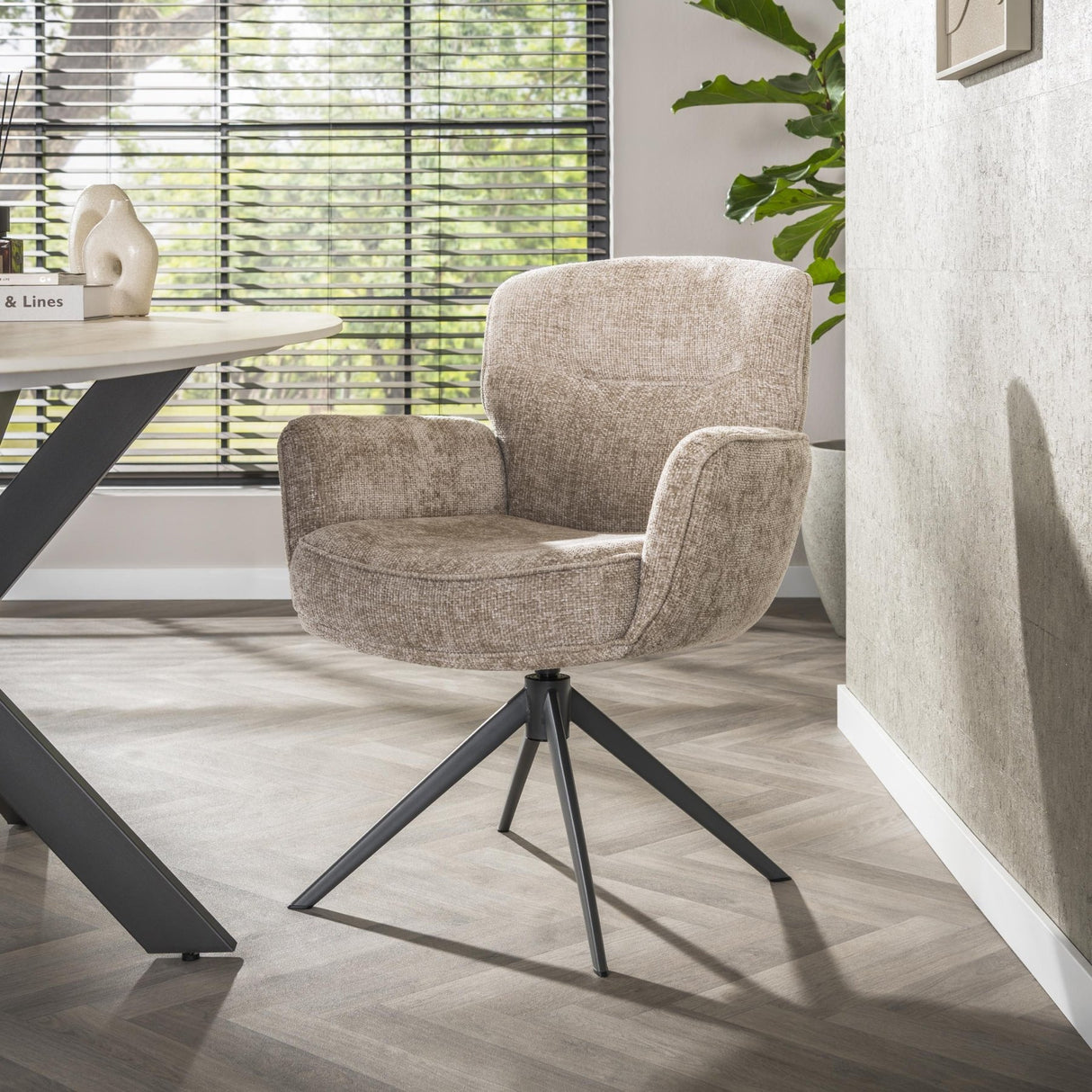 Satz aus 2 Esszimmerstühlen Savona drehbar Hoven Rich Sand 