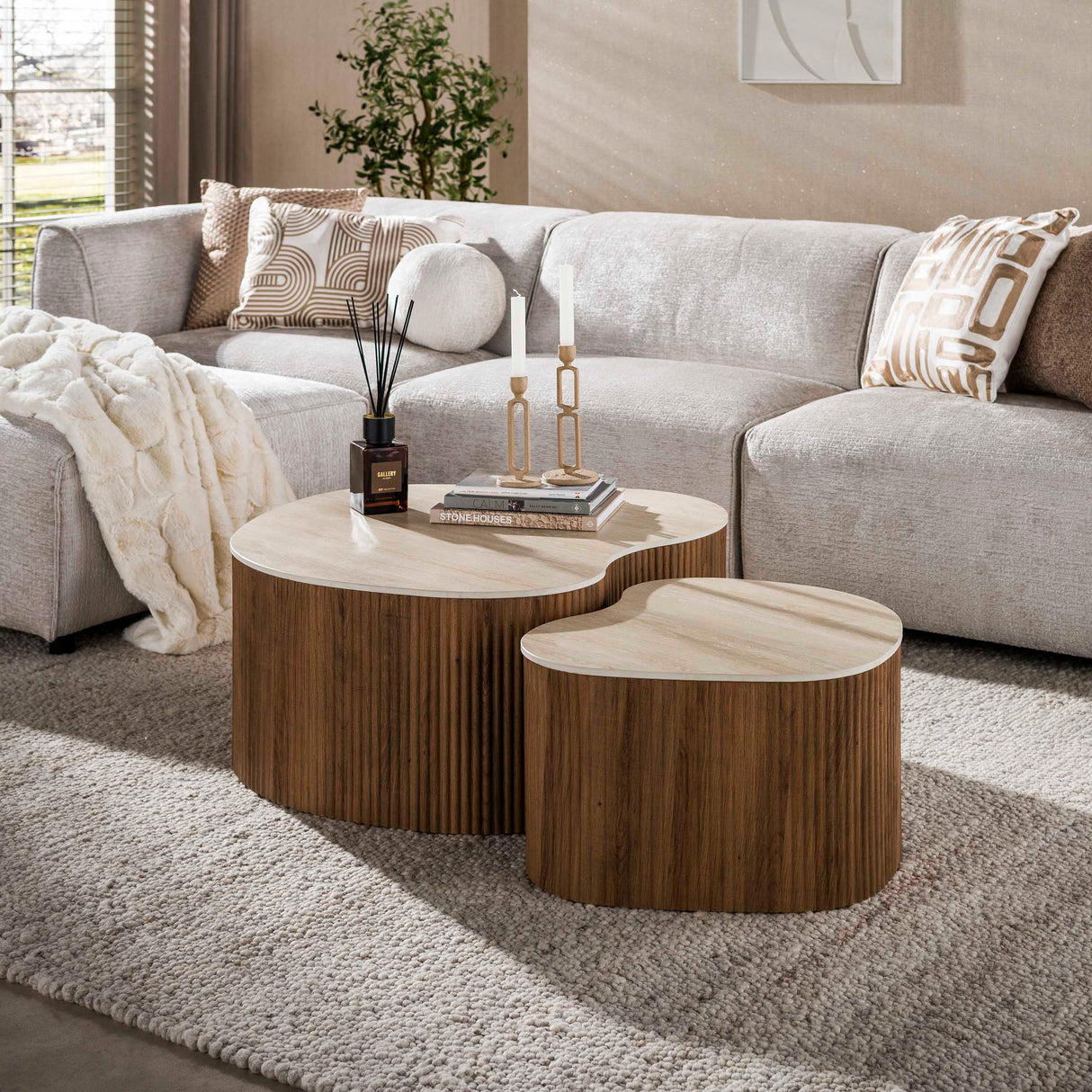 Set mit 2 Bio-Couchtischen Cruz Bold – Keramik Travertin-Eichenholzoptik gerippt