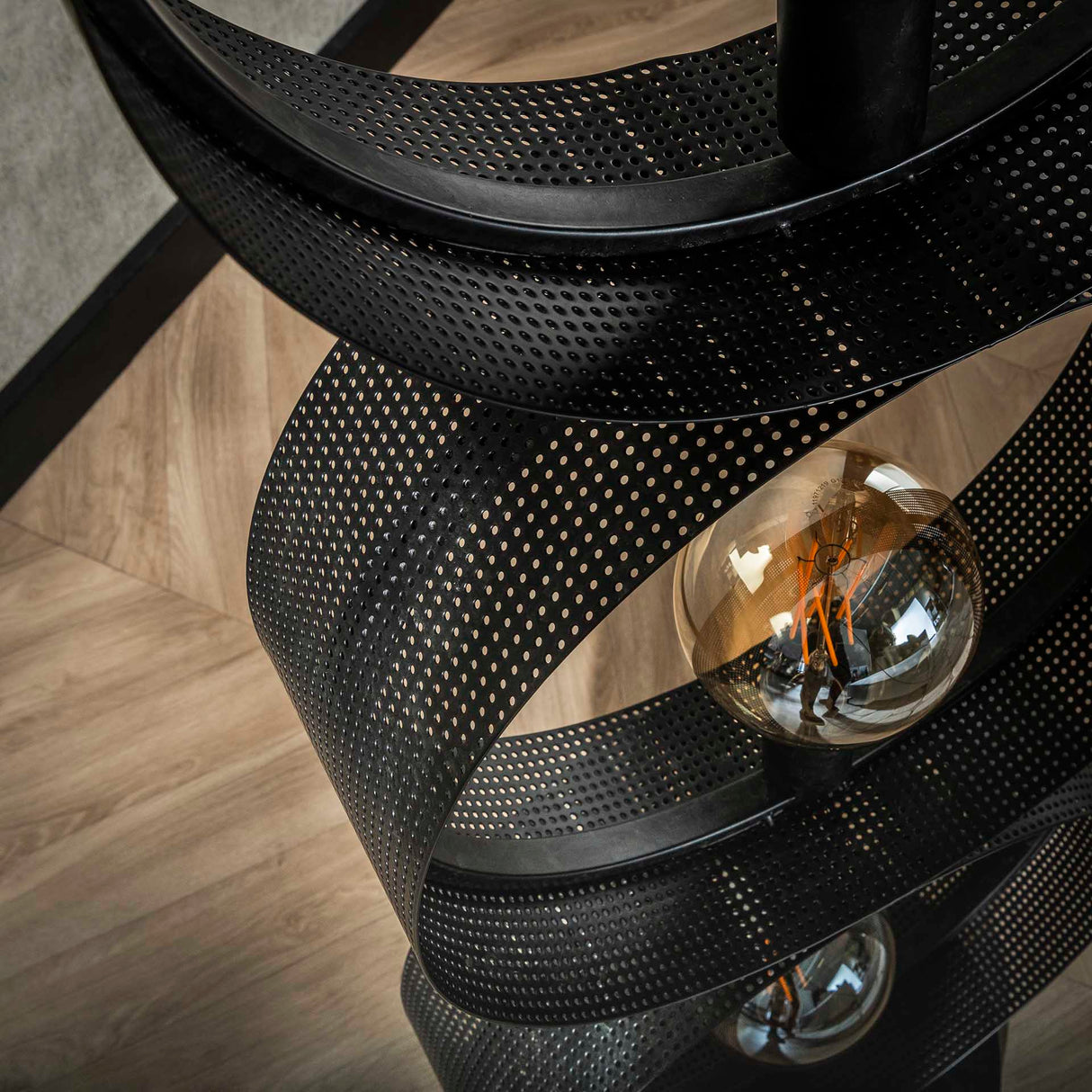 Stehlampe Fons 4-flammig Ringe Metall schwarz 