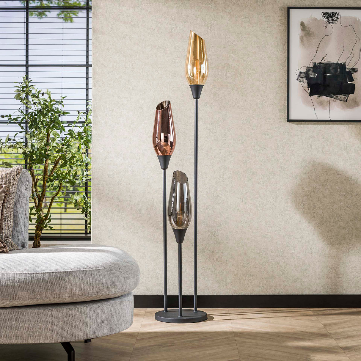 Vloerlamp Nova 3-lichts zwart met glasbollen