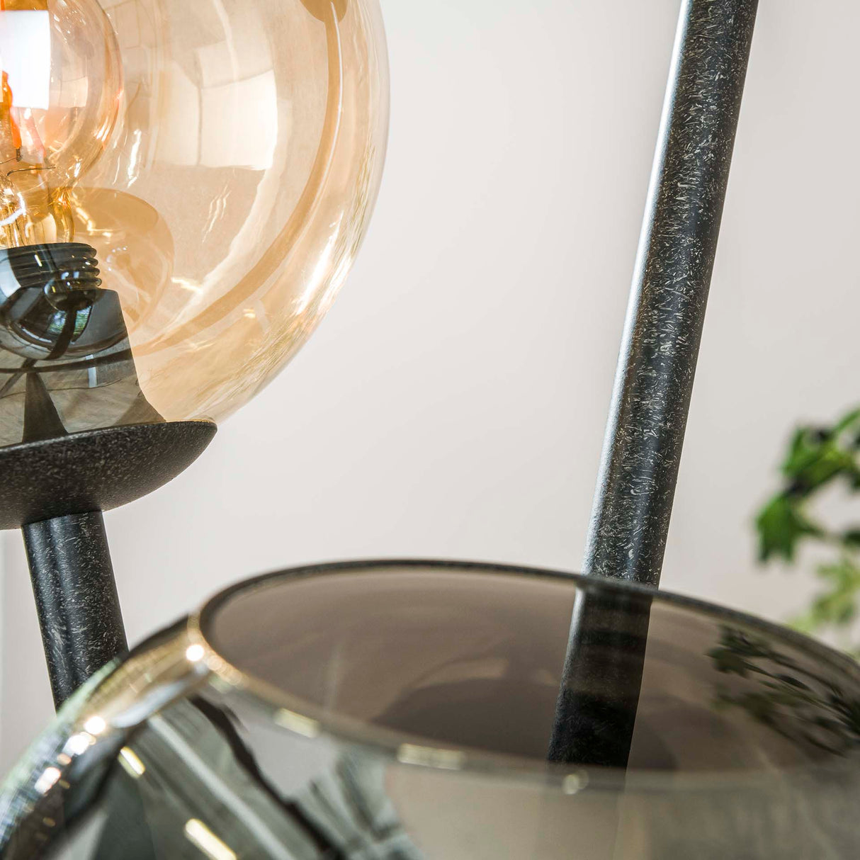 Vloerlamp Nova 3-lichts Zwart met Globes