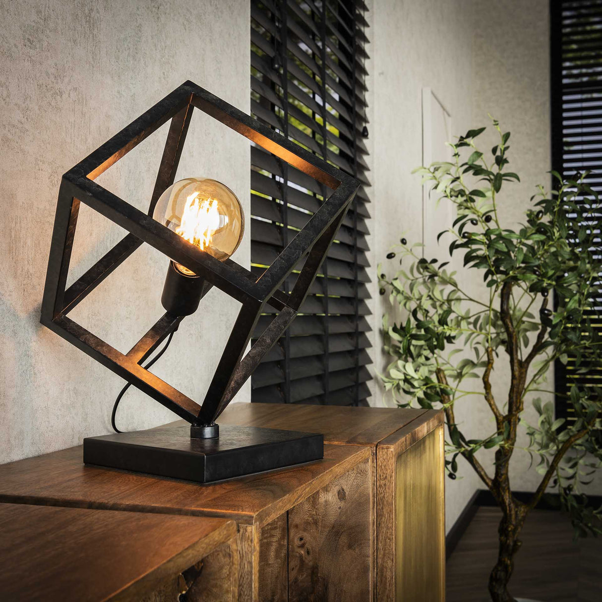 Tischlampe Drew Würfel schwarz 