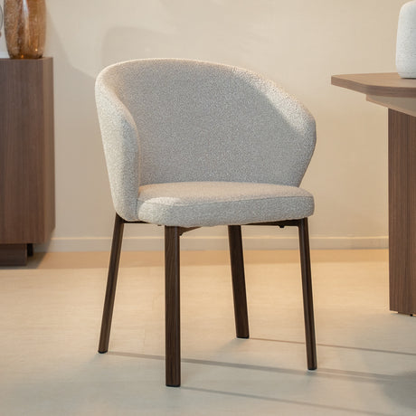 Eetkamerstoelen-Eetkamerstoel bouclé zandkleur Taro - walnootlook frame - Japandi-Dimehouse