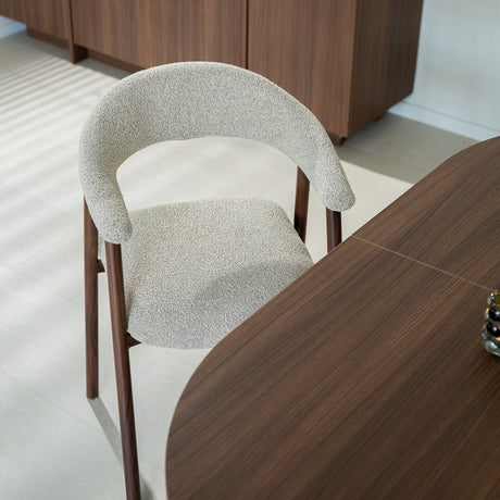 Eetkamerstoelen-Japandi Eetkamerstoel Zandkleur Bouclé Suki - Walnoot Frame - Met Armleuning-Dimehouse