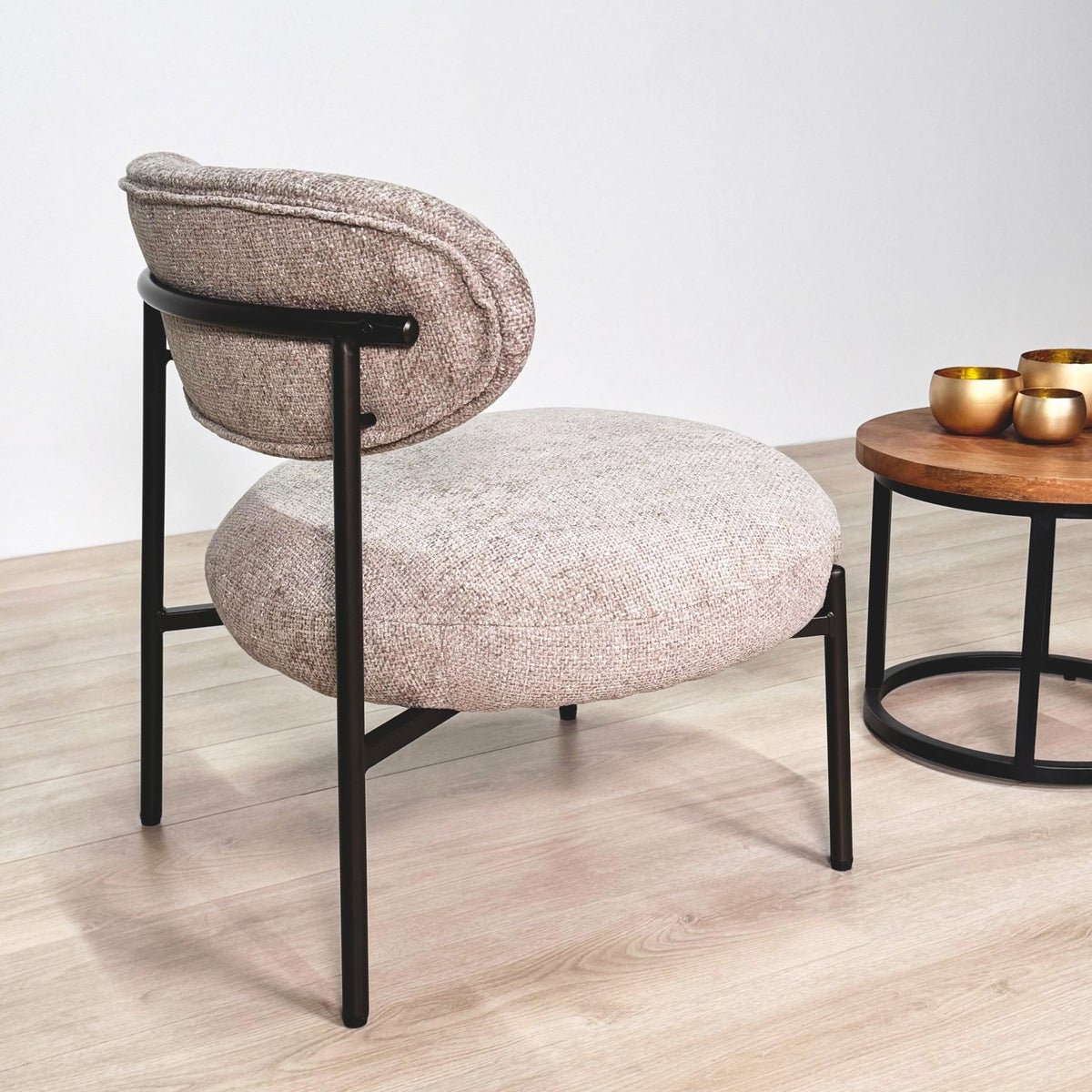 Sessel Runde Form Sessel Nova Rund sandfarbener Stoff bequemer Sitz – Dimehouse