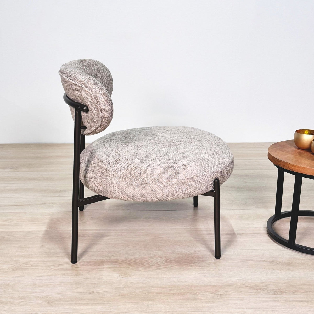 Sessel Runde Form Sessel Nova Rund sandfarbener Stoff bequemer Sitz – Dimehouse