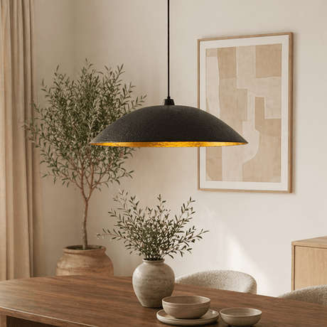 Hängelampe schwarz mit goldfarbenem Carbon-Betonschirm – 48 cm – fließend