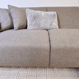 Ecksofa Moby in Beige mit kompakter Chaiselongue – rechts