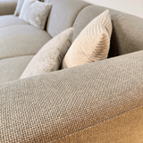 Ecksofa Moby in Beige mit kompakter Chaiselongue – rechts
