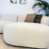 Ecksofa Sophie aus Bouclé in Creme mit organischer Form – rechts