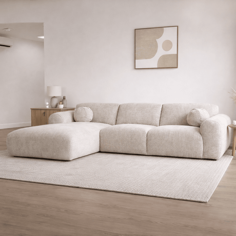 Ecksofa mit beigefarbenem Chenille-Stoffbezug, Modell Shane - links