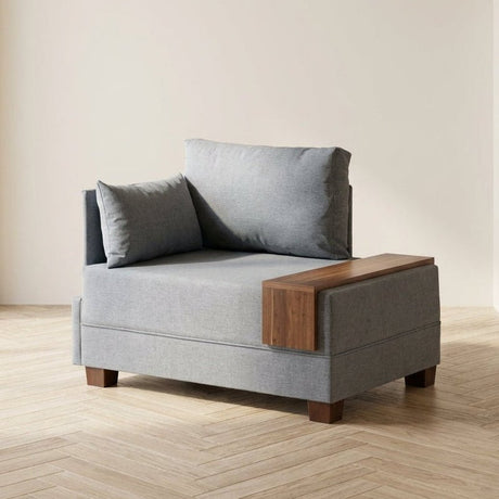 Moderne Fauteuil Blauw Stof Fly - Links - Met Houten Tafeltje sfeerfoto in modern interieur