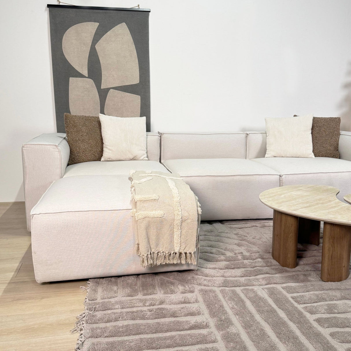 Modulares Ecksofa mit losen Hockern ecru-beige Leinenstoff Fora - links 