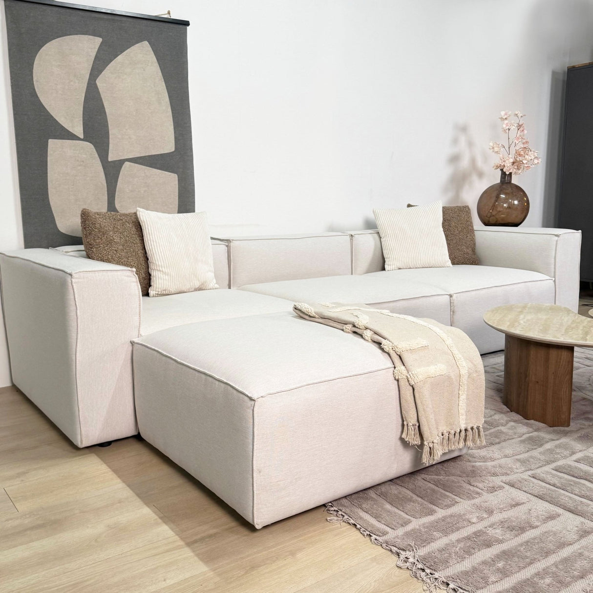 Modulares Ecksofa mit losen Hockern ecru-beige Leinenstoff Fora - links 