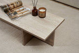 Moderne rechthoekige salontafel met travertin blad en walnoot melamine onderstel. Afmetingen: 120 x 45 x 30 cm.