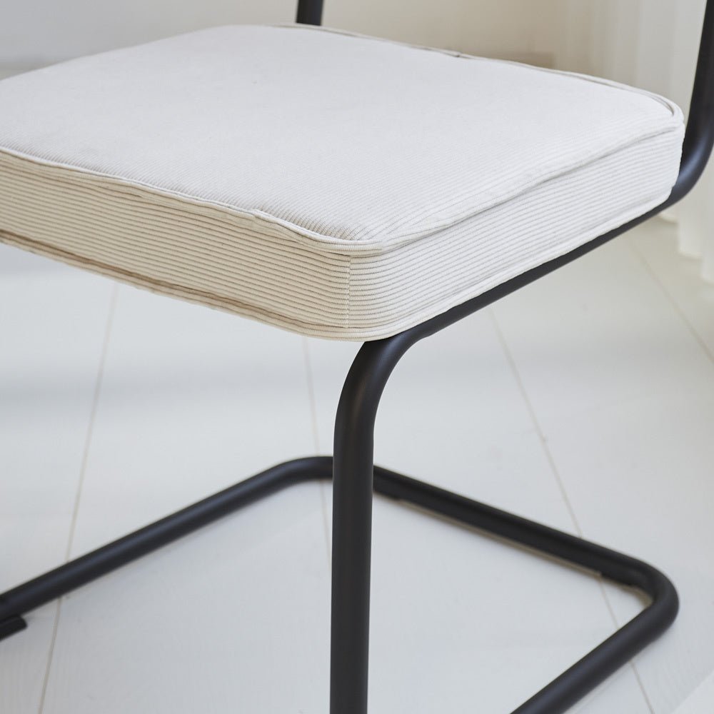 Esszimmerstuhl Remo Rippstoff Dimehouse Beige LxBxH 56x55x52 Rippstoff Stimmungsfoto Detail