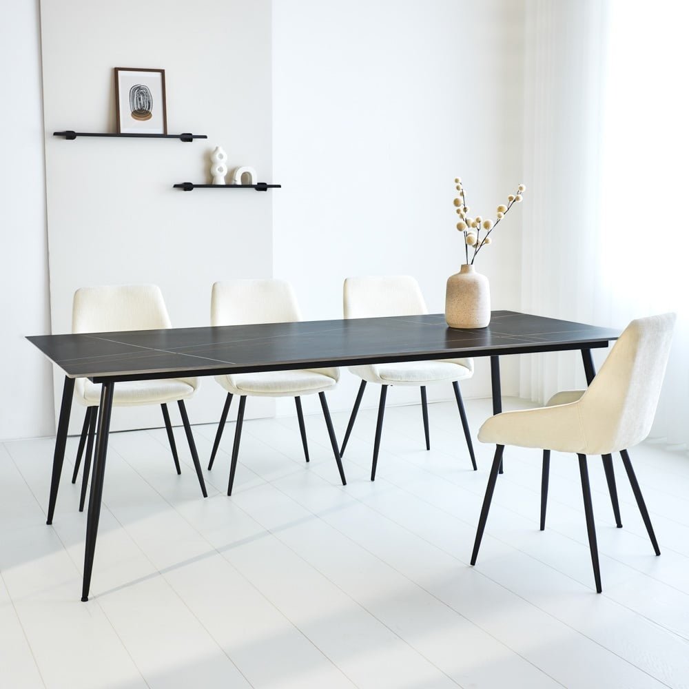 Eettafel Jules Black Dimehouse Zwart LxBxH 237x112x13 Sintered stone Sfeerfoto schuin vooraanzicht